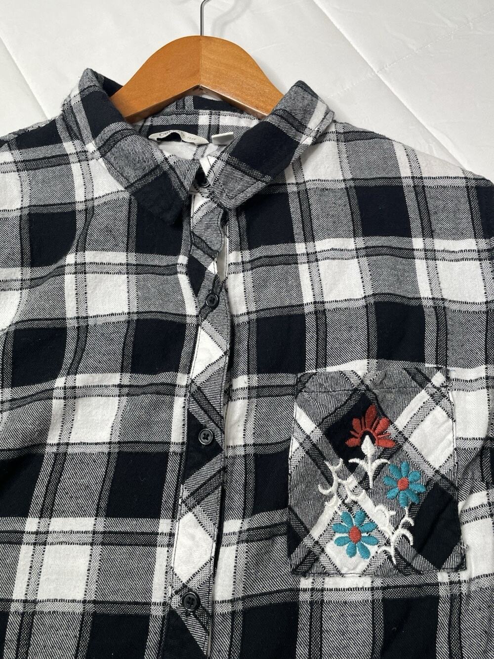 Cato Plaid Shirt Women’s 18/20W Cotton Embroidered Floral Pocket